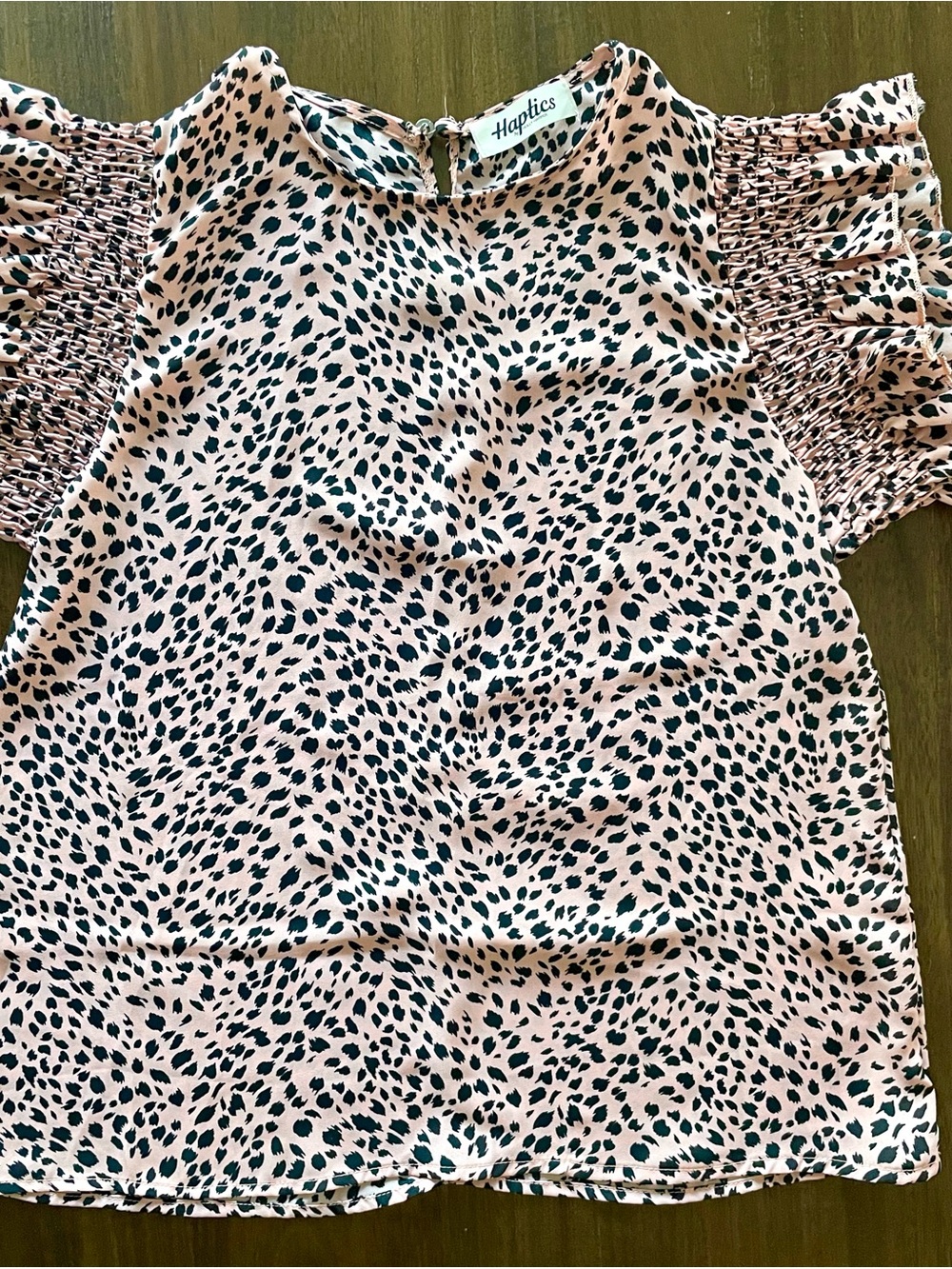 Haptics Pink Leopard Smocked Sleeve Blouse - Medium